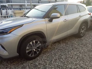 Toyota Highlander 2021 Silver