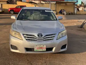 Toyota Camry 2010 Silver