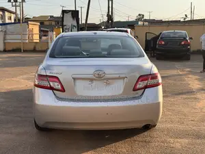 Toyota Camry 2010 Silver