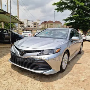 Toyota Camry LE FWD 2020 Silver