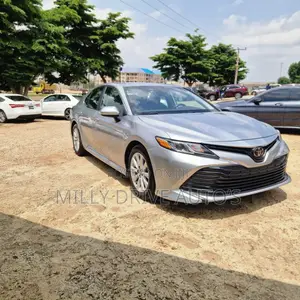 Toyota Camry LE FWD 2020 Silver
