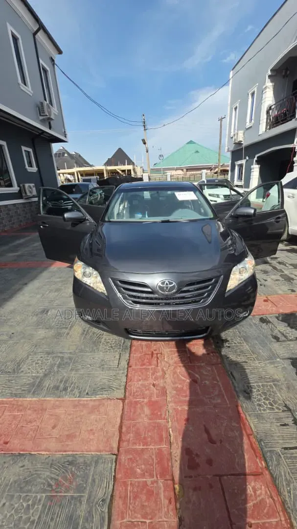 Toyota Camry 2009 Gray