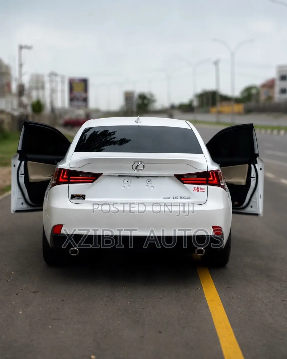 Lexus IS 300 AWD 2017 White