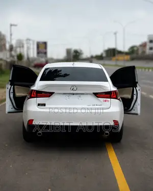 Lexus IS 300 AWD 2017 White