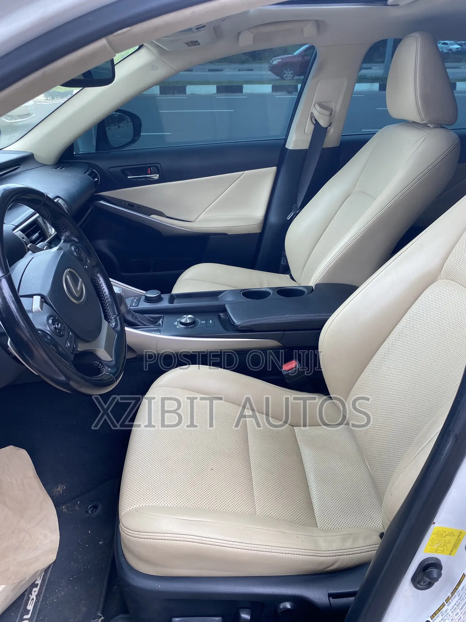 Lexus IS 300 AWD 2017 White