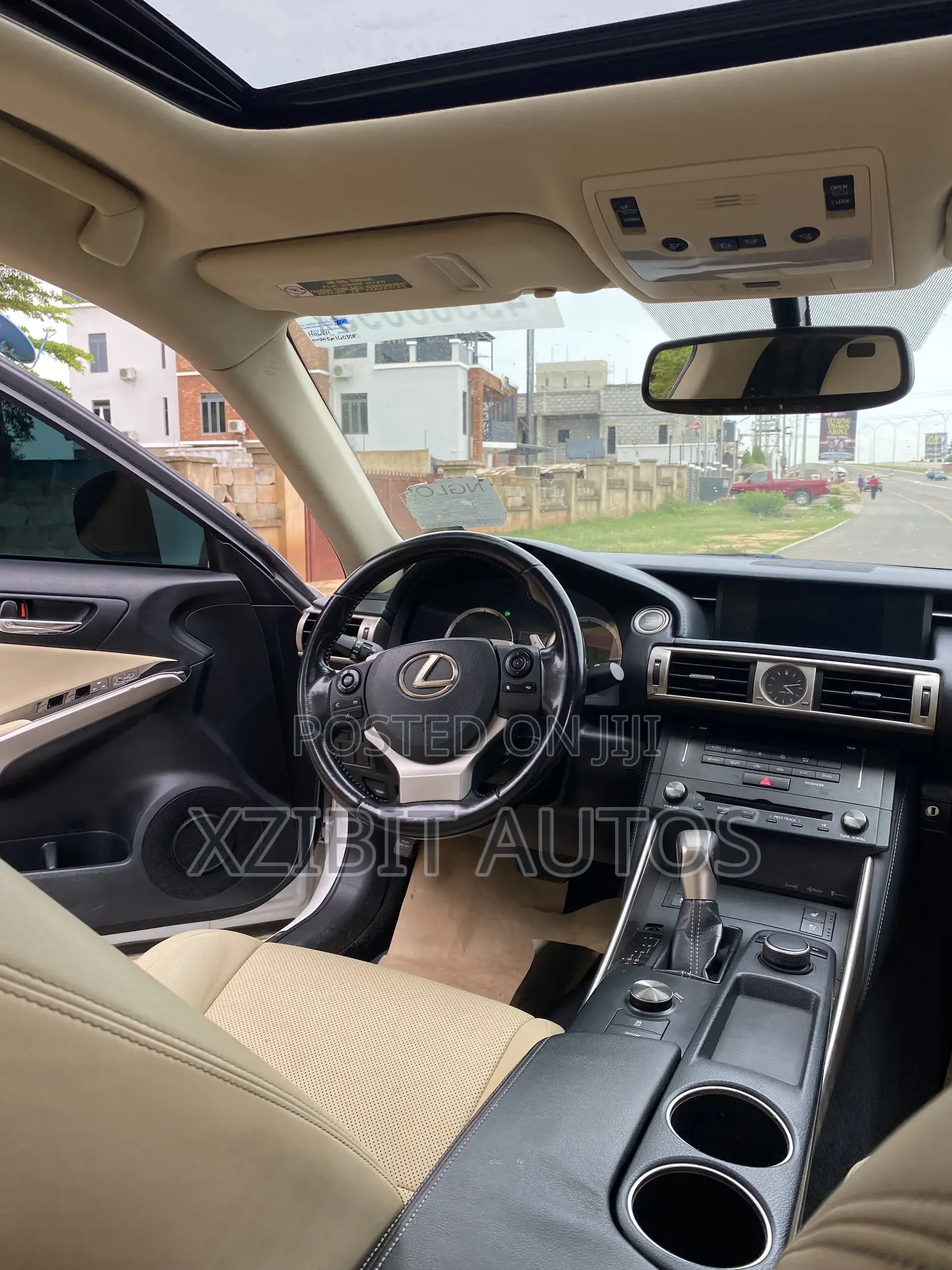 Lexus IS 300 AWD 2017 White