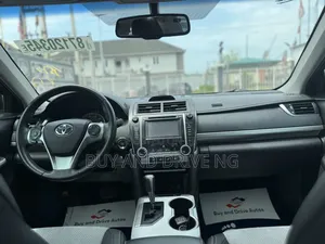 Toyota Camry SE 4dr Sedan (2.5L 4cyl 6A) 2012 Gray