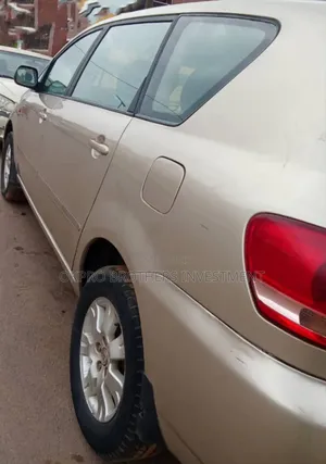 Toyota Avensis Verso 2001 Beige