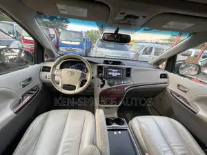 Toyota Sienna XLE 7 Passenger 2012 Gold