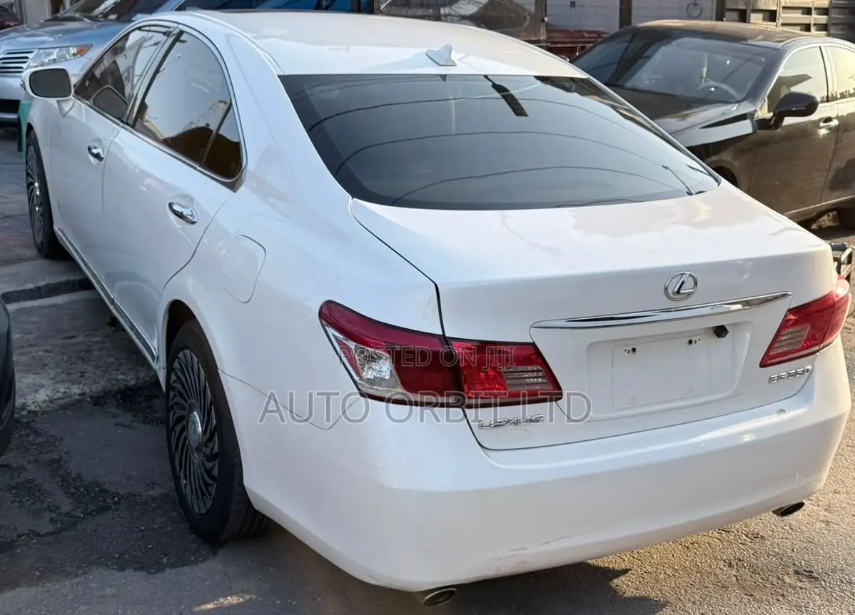 Lexus ES 350 2011 White