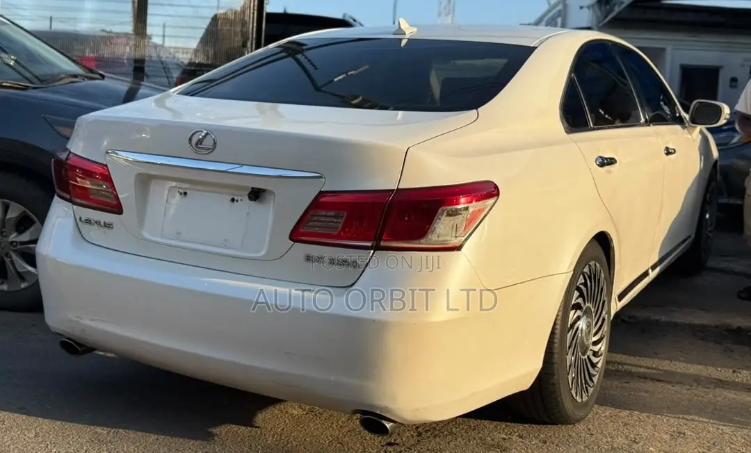 Lexus ES 350 2011 White