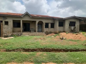 6bdrm Block Of Flats In Ajibode Estate, Ibadan For Sale