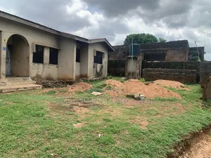 6bdrm Block Of Flats In Ajibode Estate, Ibadan For Sale