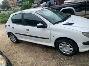 Peugeot 206 2.0 CC 135 Tendance 2006 White