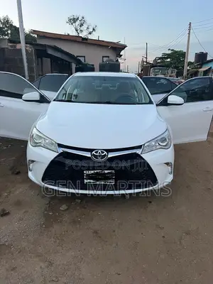 Toyota Camry 2017 White