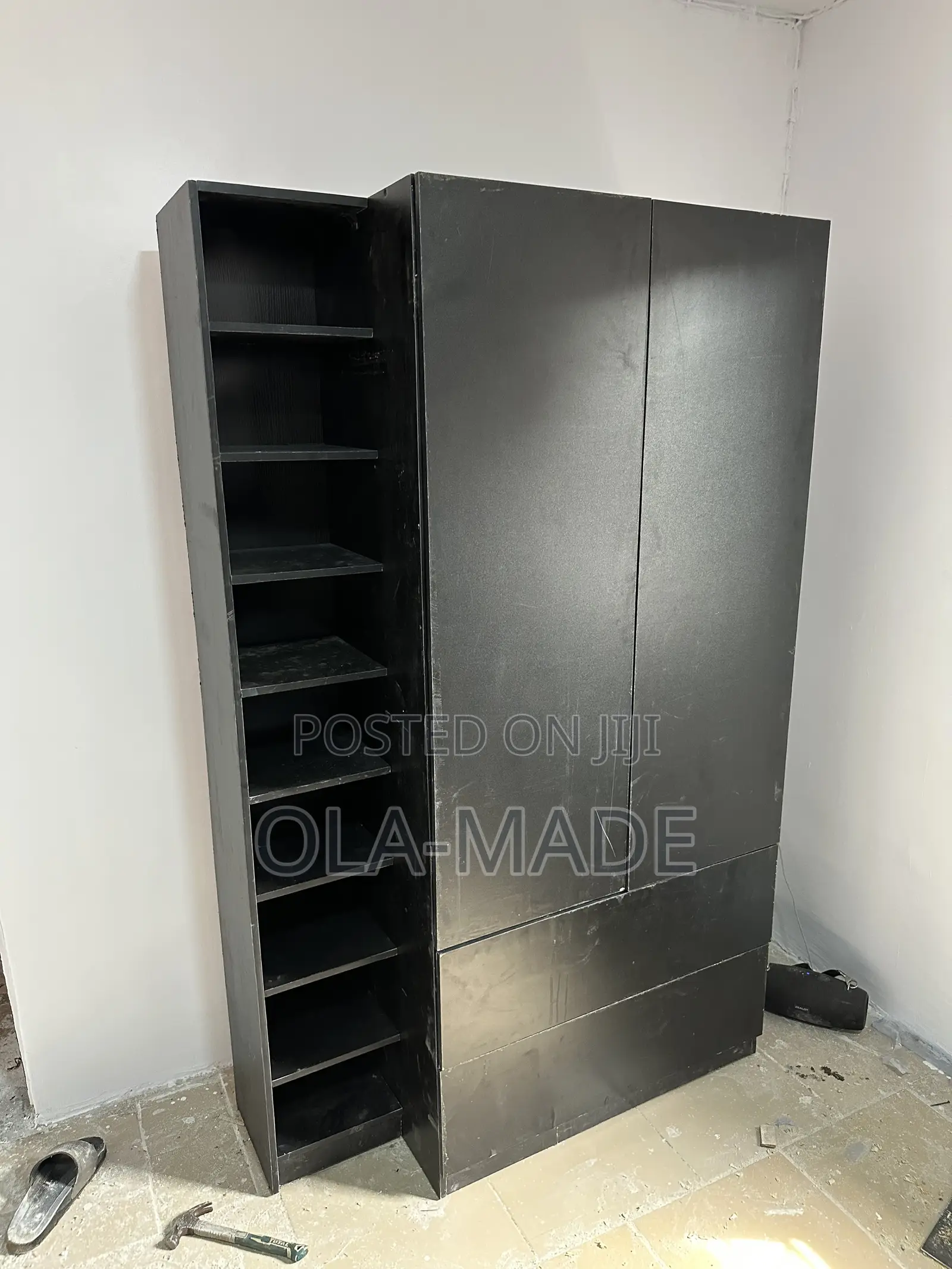 2 Doors Wardrobe With Shoe Rack Space