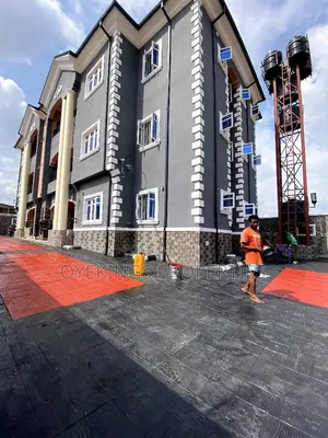 2bdrm Block of Flats in Ringroad for rent