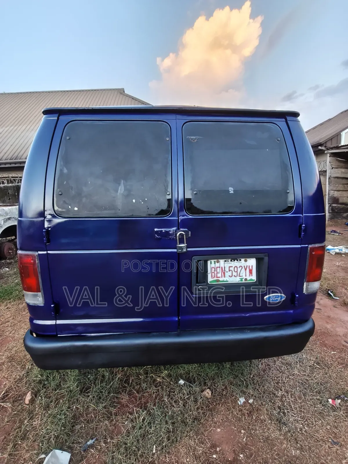 Ford E250 2006 Blue