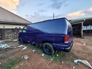 Ford E250 2006 Blue