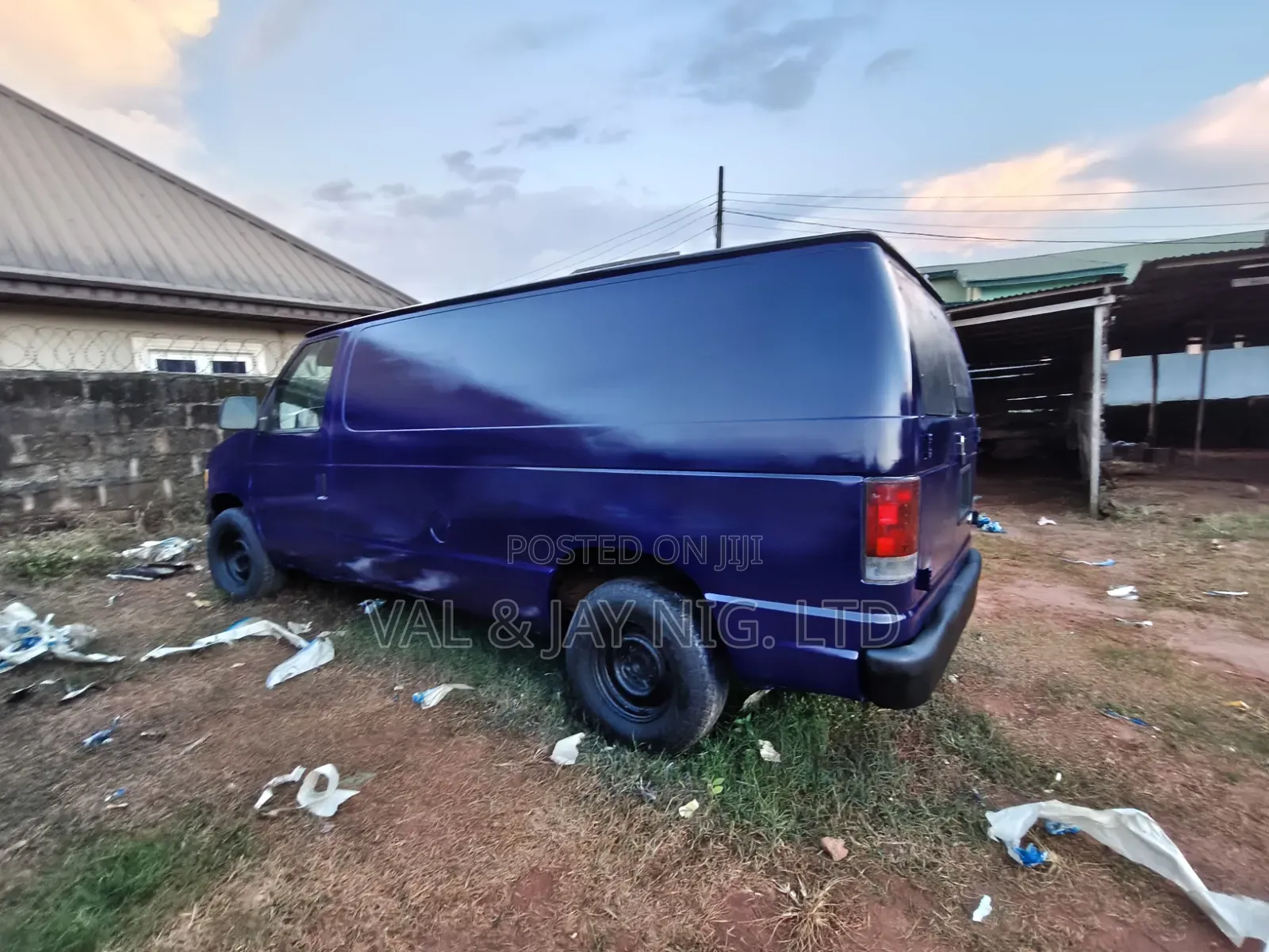Ford E250 2006 Blue