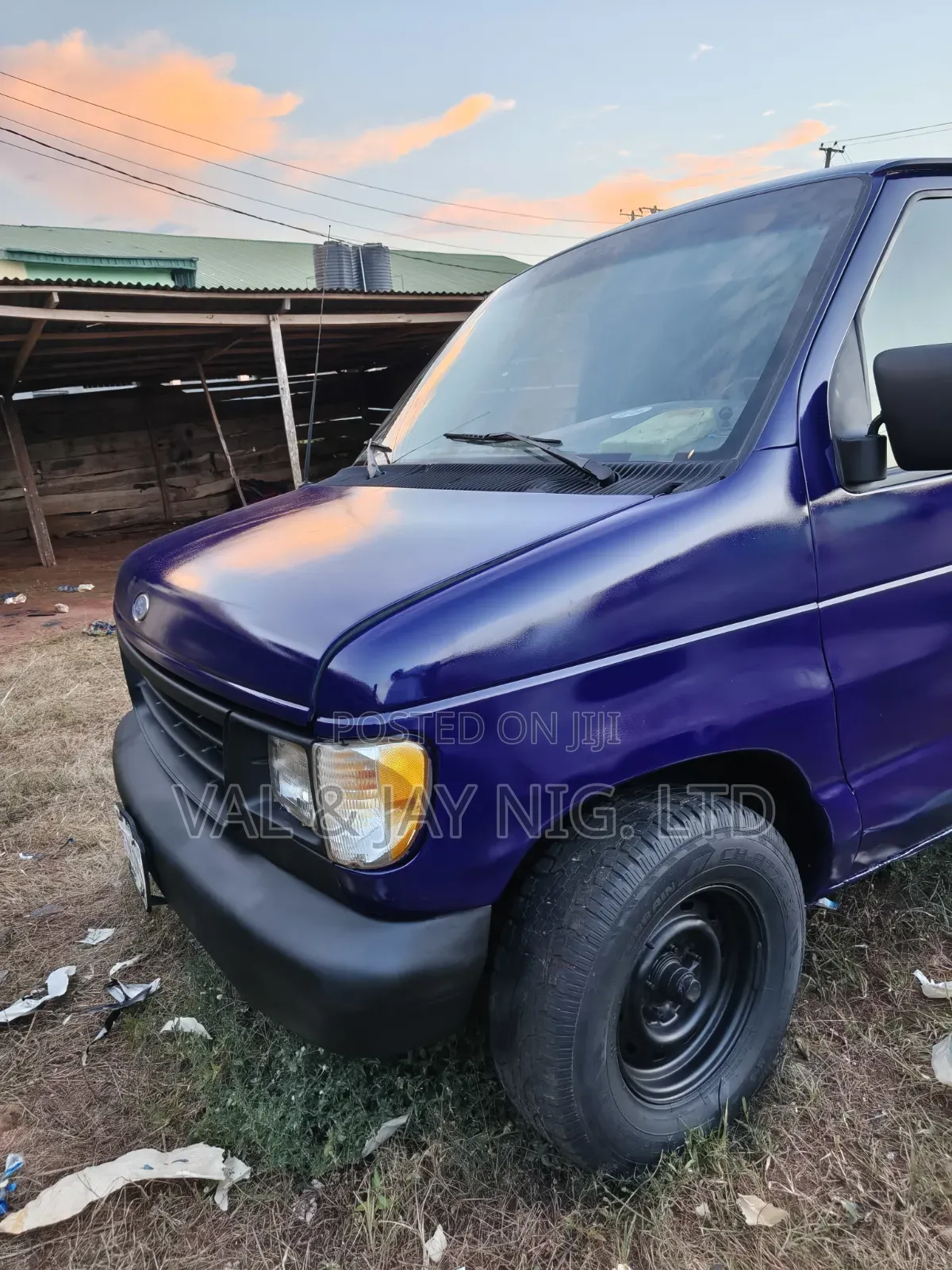 Ford E250 2006 Blue