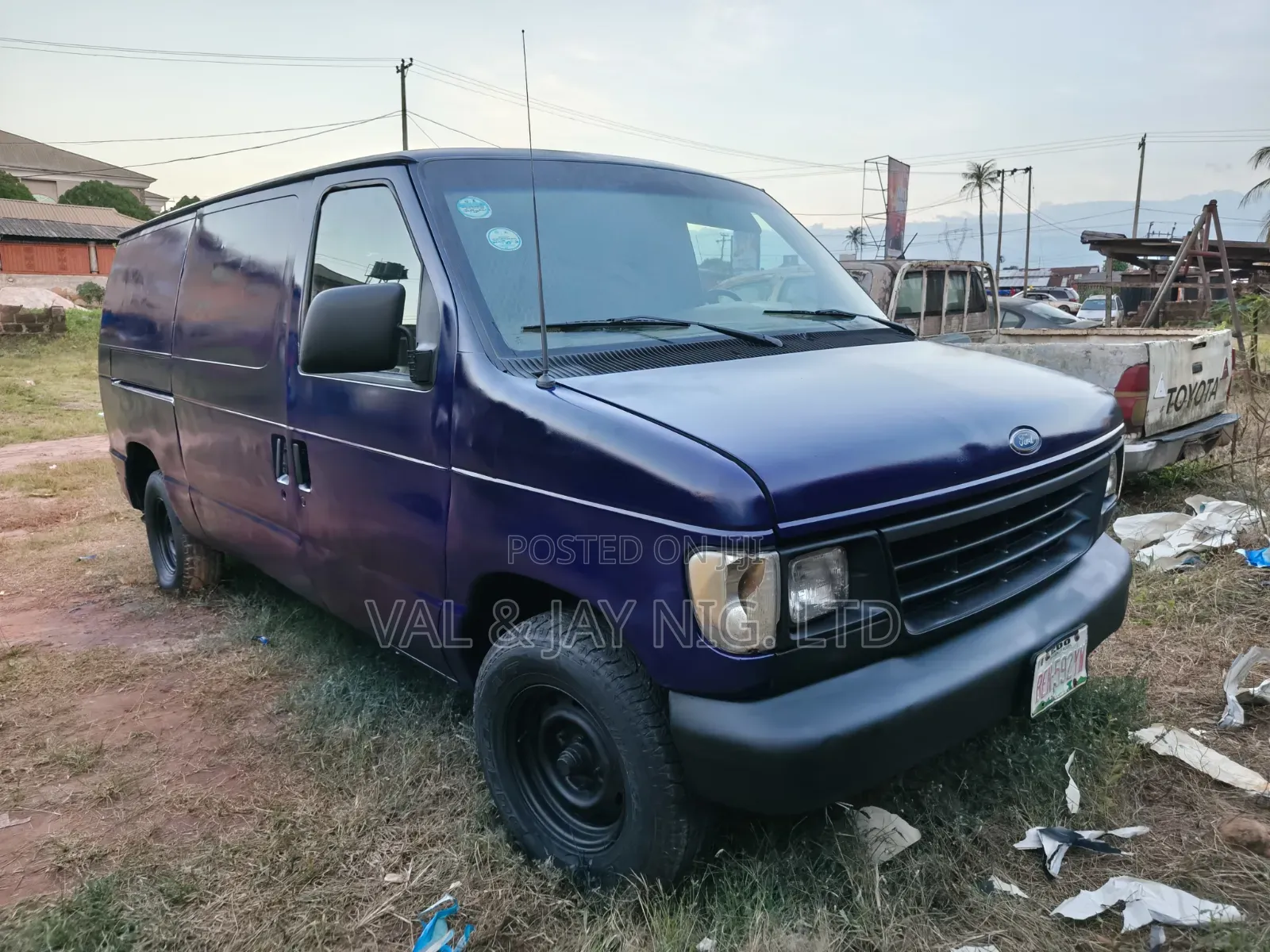 Ford E250 2006 Blue