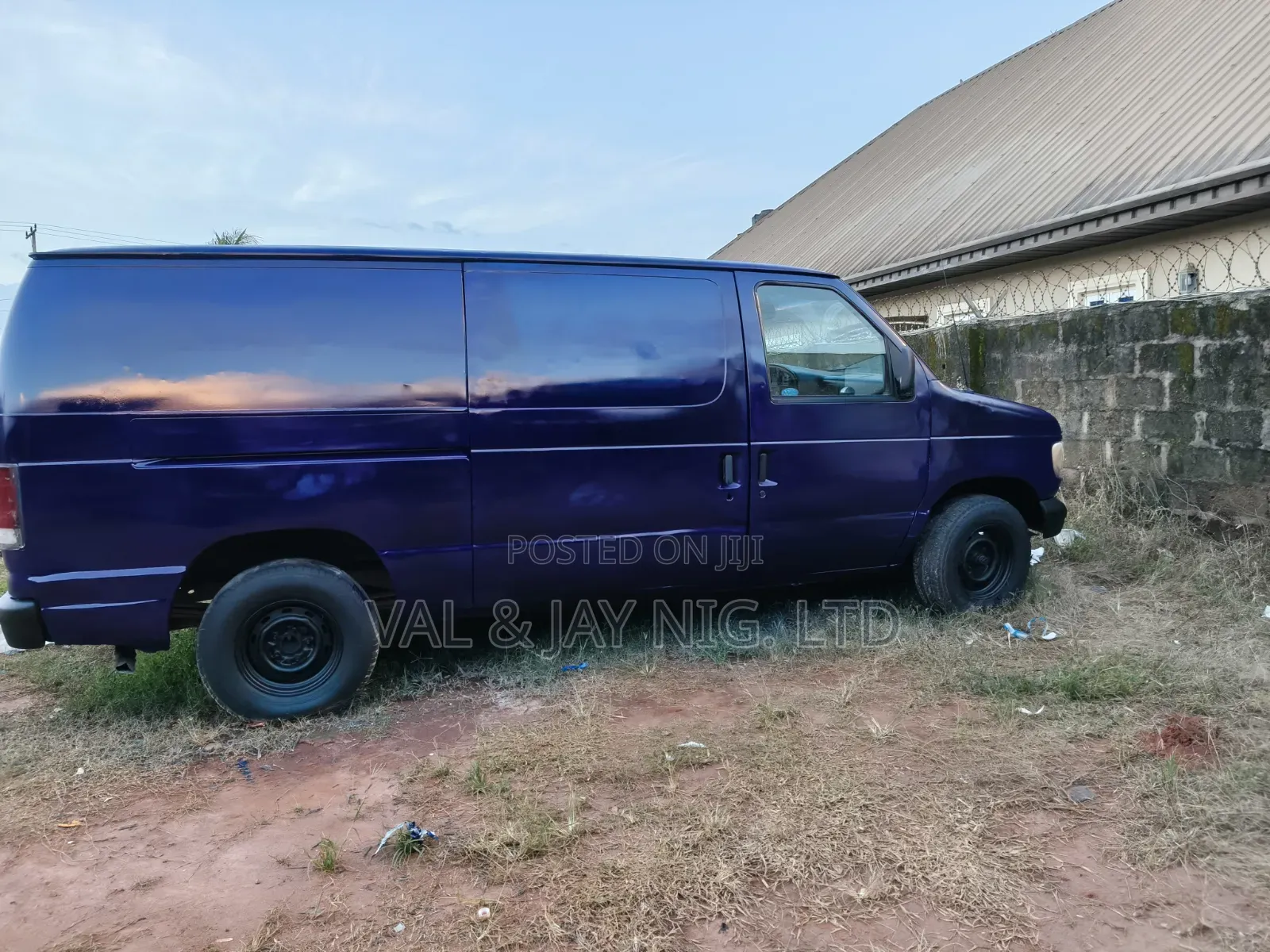 Ford E250 2006 Blue