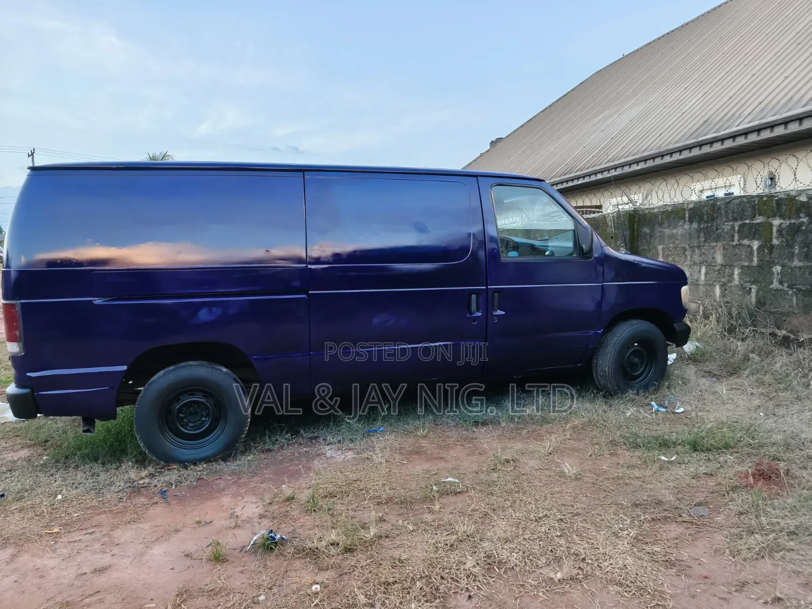 Ford E250 2006 Blue
