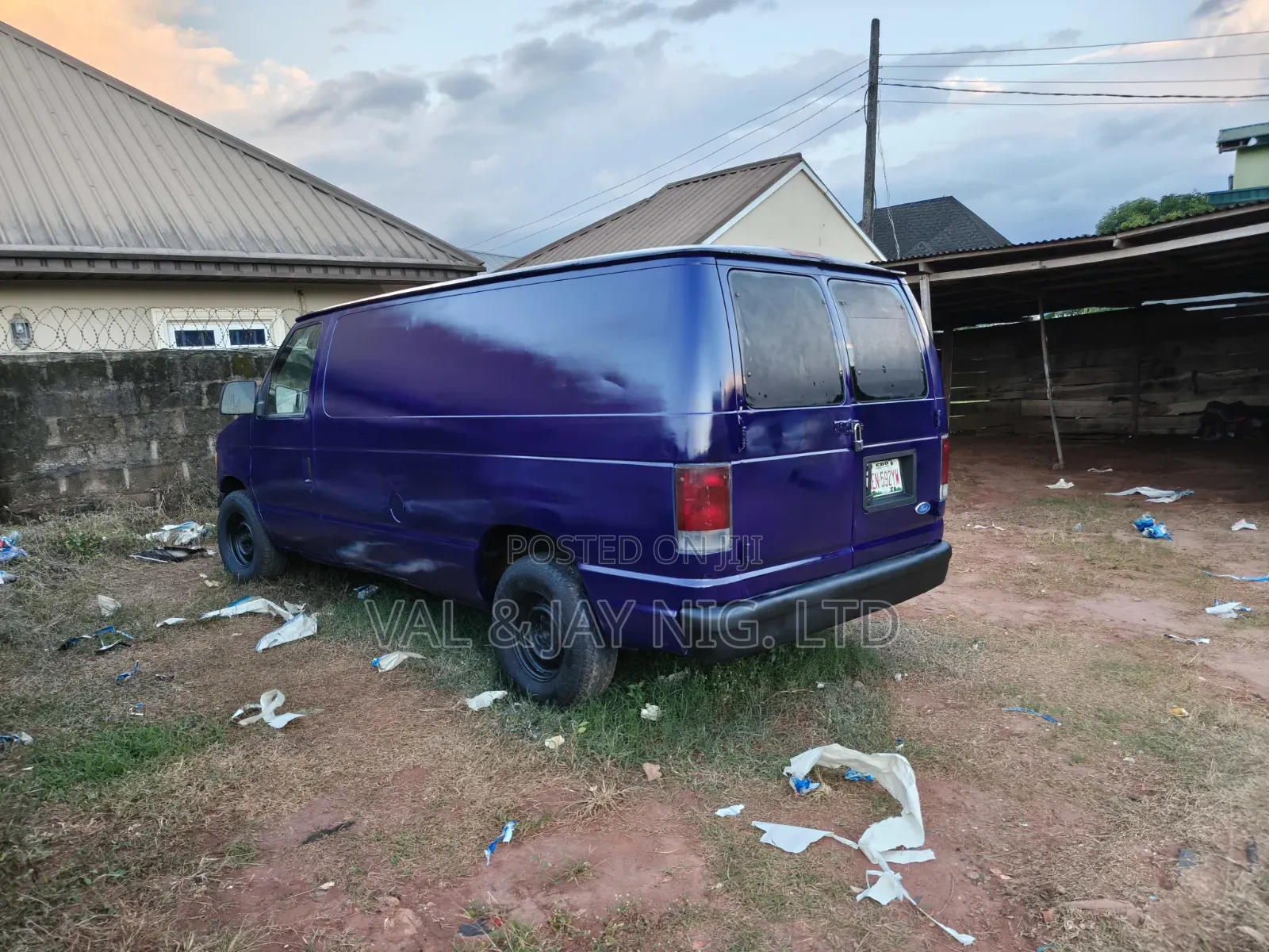 Ford E250 2006 Blue