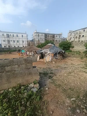Plot of Land 929 SQM Wuye Dakibiu Fence
