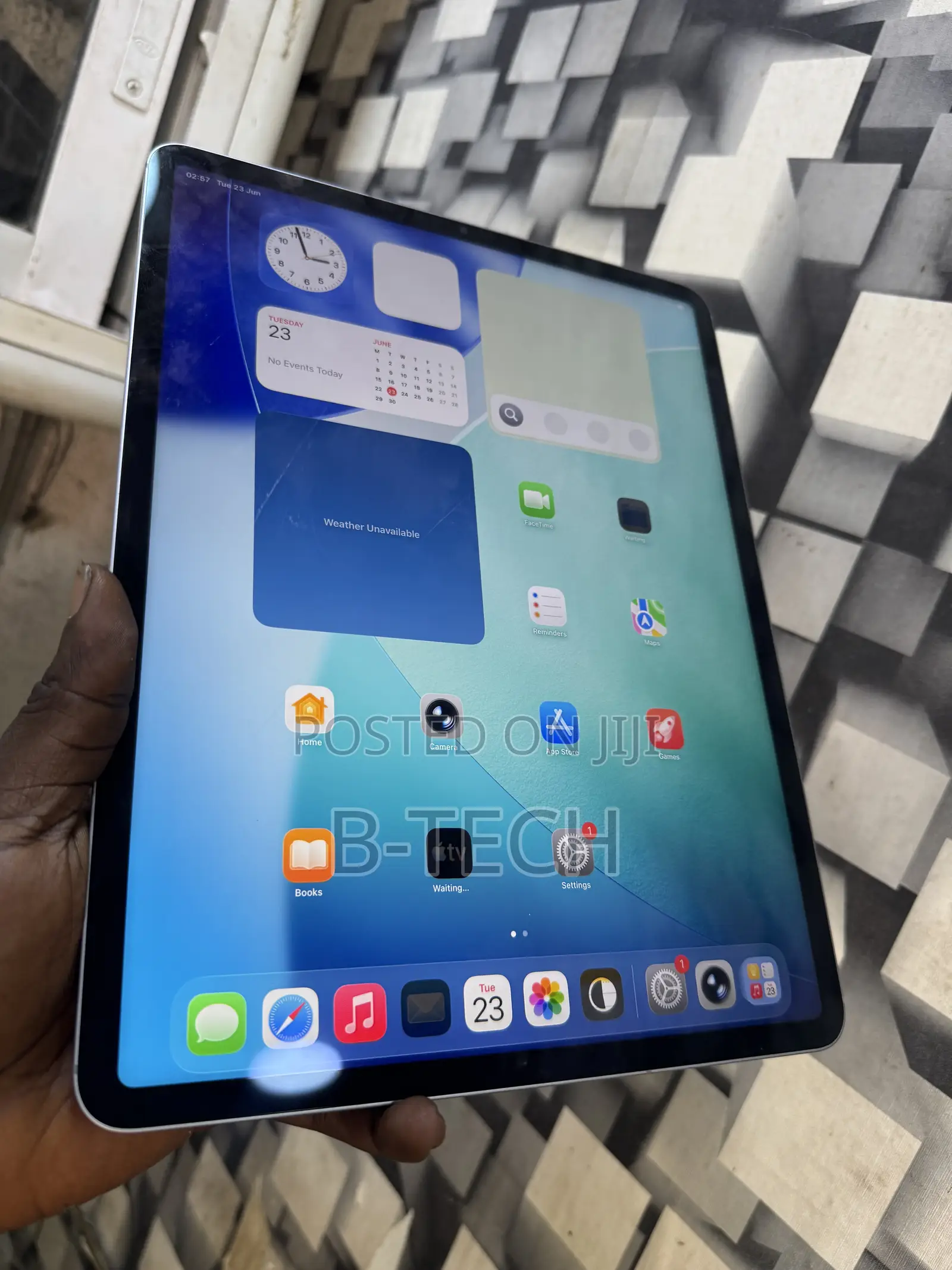 Apple iPad Pro 12.9 (2022) 256 GB Gray