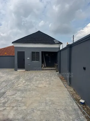 3bdrm Bungalow in Primier Estate, Oluyole for rent