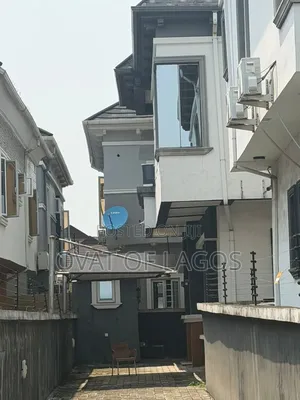 5bdrm House in Chevron for sale