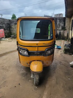 TVS King Cargo 2022 Yellow