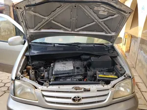 Toyota Sienna 2001 Gold