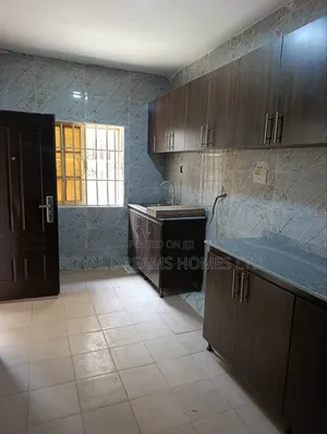 3bdrm Block of Flats in Wuye for rent