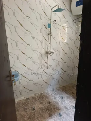 3bdrm Block of Flats in Wuye for rent