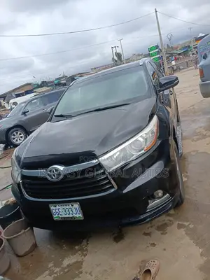 Toyota Highlander XLE 4x4 V6 (3.5L 6cyl 8A) 2017 Black
