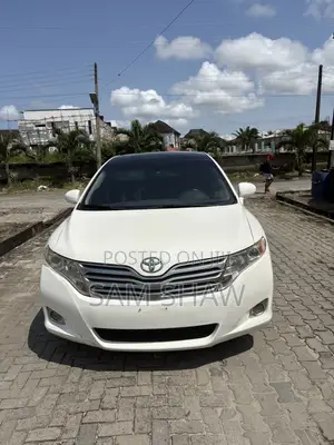 Toyota Venza AWD 2011 White