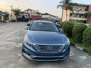 Hyundai Sonata Sport 2.0T Sedan FWD (2.0L 4cyl 6A) 2016 Blue