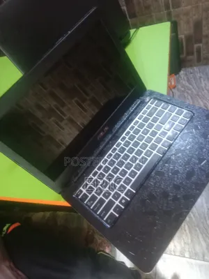 Laptop Asus A42DE 12GB Intel Core i5 SSD 256GB