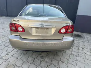 Toyota Corolla LE 2006 Gold