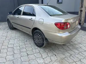 Toyota Corolla LE 2006 Gold