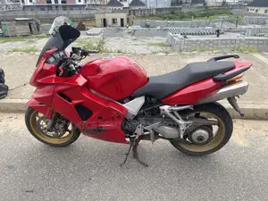 Honda VF 2010 Red