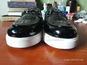 Black/White Unisex Shoes Size 44/45