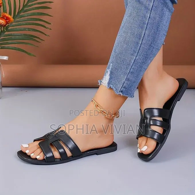 Wholesale Women's Cutout Flat Slide Sandals