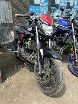 Yamaha 2018 Black