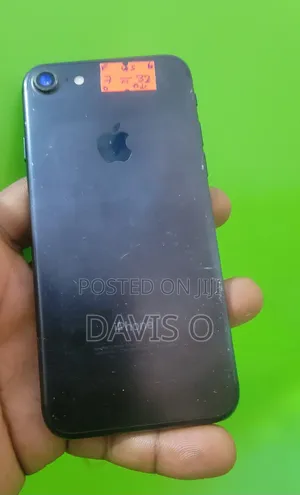 Apple iPhone 7 32 GB Black