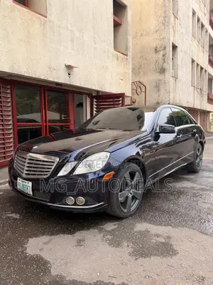 Mercedes-Benz E350 Base 4dr Sedan RWD (3.5L 6cyl 7A) 2010 Blue