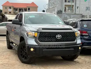 Toyota Tundra 2021 Gray
